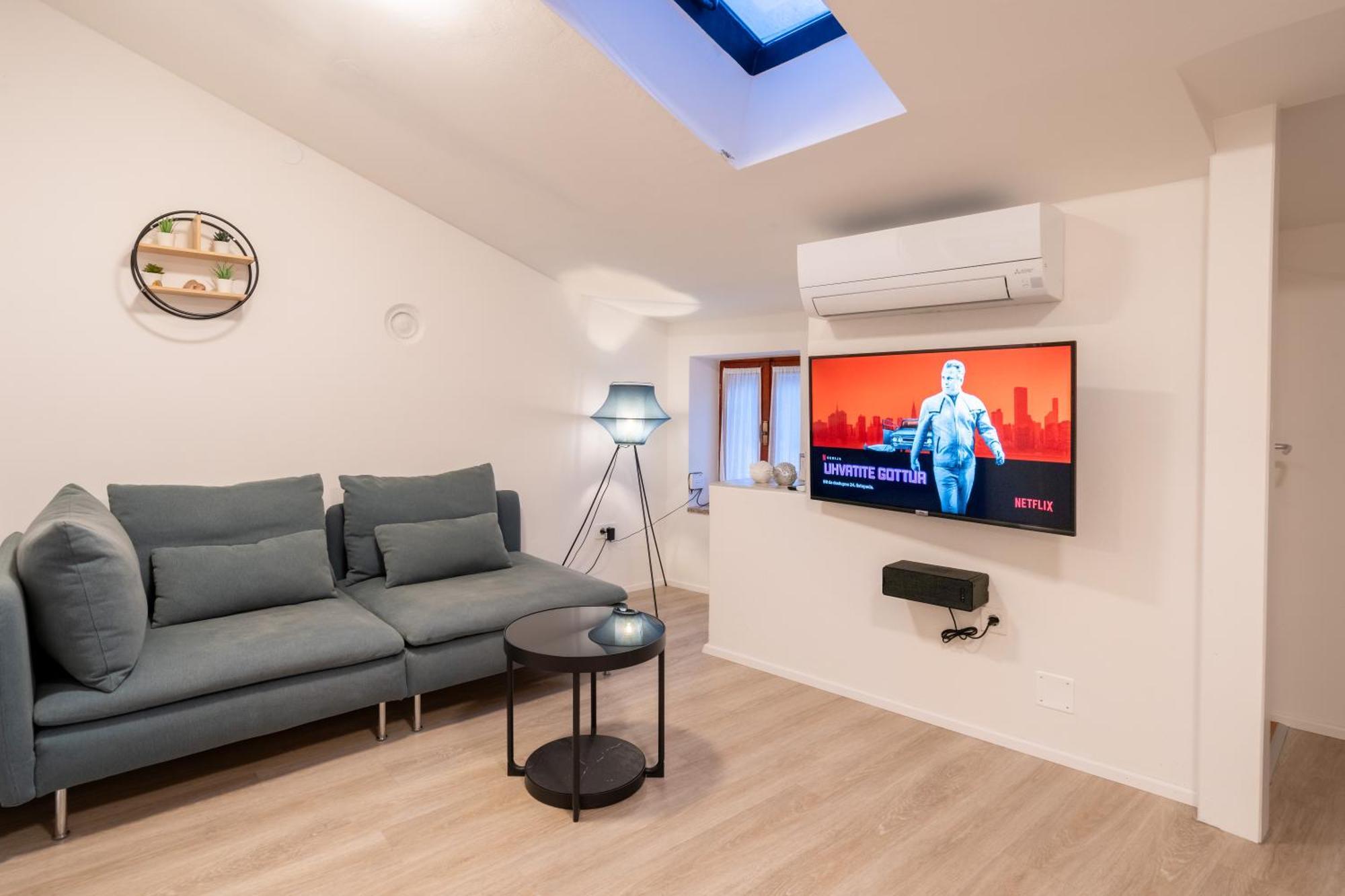 Loft With 2 Bedrooms - Historical District ロヴィニ エクステリア 写真