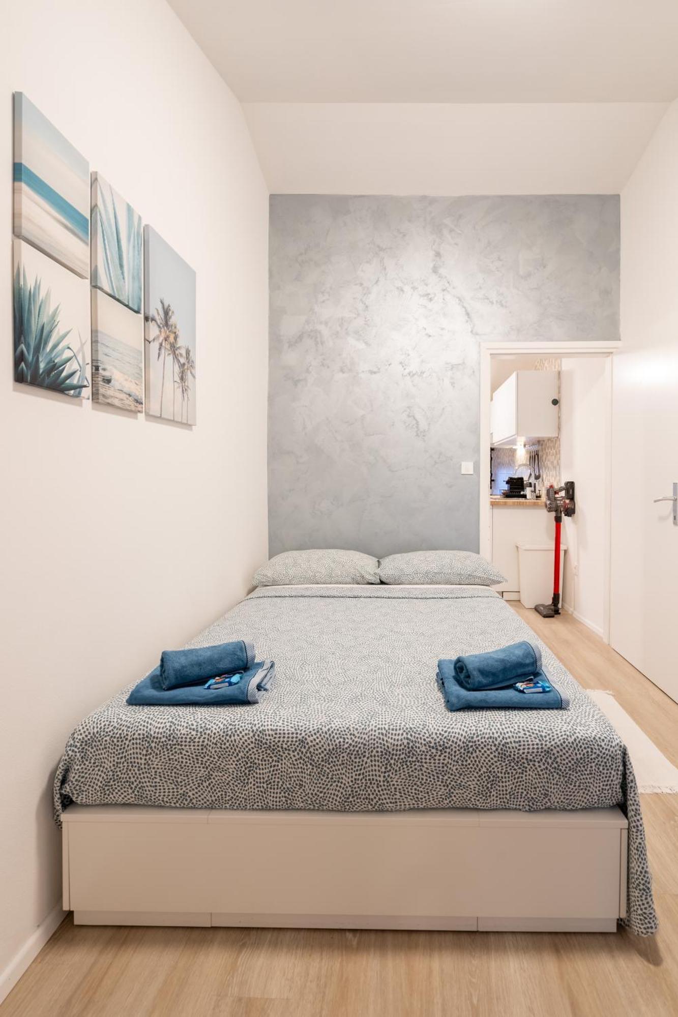 Loft With 2 Bedrooms - Historical District ロヴィニ エクステリア 写真